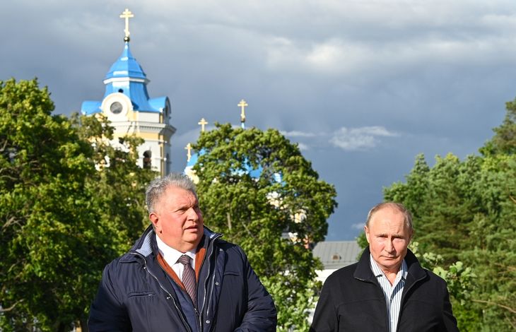 Putin med sin kammersjuk Sechin i 2021. Foto: Alexei Nikolsky/Ritzau Scanpix