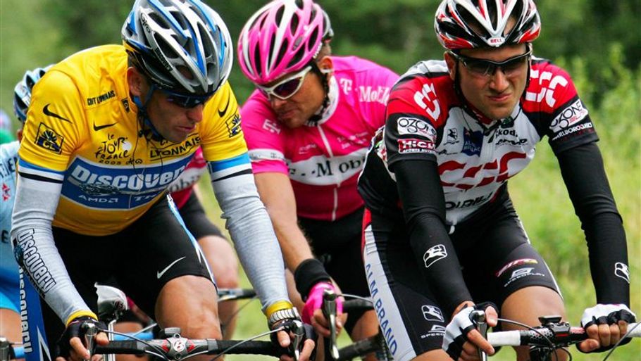 Tre af de største navne i professionel cykelsport i første halvdel af 00'erne var Lance Armstrong, Jan Ullrich og Team CSC's Ivan Basso. Alle tre blev fældet for doping. Foto: AP.