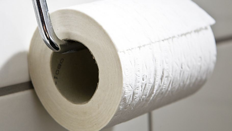 Sådan skal toiletpapiret vendes. (Foto: Colourbox).