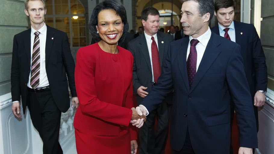 USA's udenrigsminister Condoleezza Rice mødes med statsminister Anders Fogh Rasmussen i statsministeriet. I 2008 hjalp Rice den danske regering med at lægge en ubehagelig sag om CIA's fangeflyvninger via dansk luftrum kold. (Polfoto)