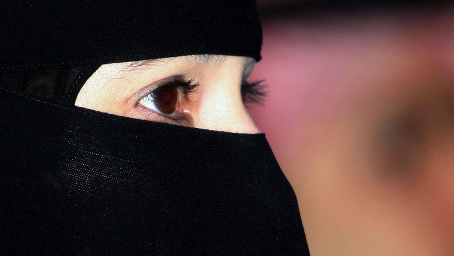 En otte-årig pige må - mod sin vilje - leve i et ægteskab med en 47-årig mand i Saudiarabien. (Foto: AP)