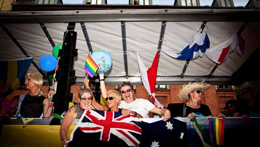 Sidste års Gay Pride sluttede af med fest og massivt svineri på Rådhuspladsen - i år er der flere toiletter til deltagerne. Billedet her er fra sidste års parade. (Foto: Jakob Jørgensen)