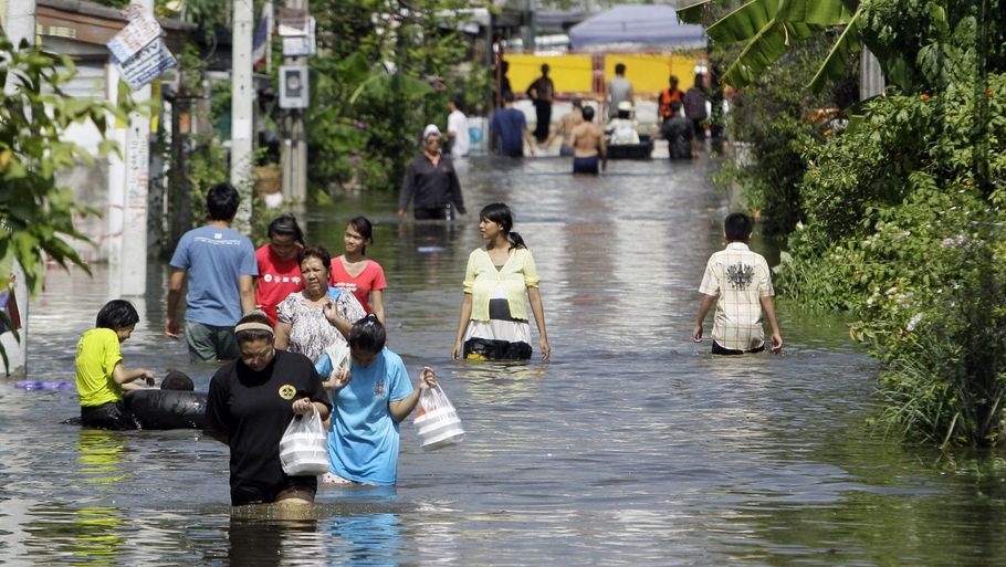 Oversvømmelserne skal ikke afholde danske turister fra at rejse til Thailand, siger ambassadør Michael Hemniti Winther. (Foto: AP)