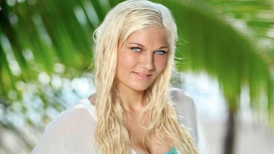20-årige Paradise-deltager Pernille Nygaard er blevet svinet til af Amalie (Foto: TV3)