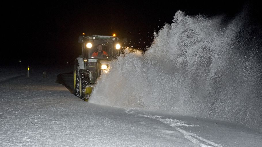 Veje og stier skal igen ryddes for sne natten til torsdag, oplyser DMI. (Foto: Per Rasmussen)