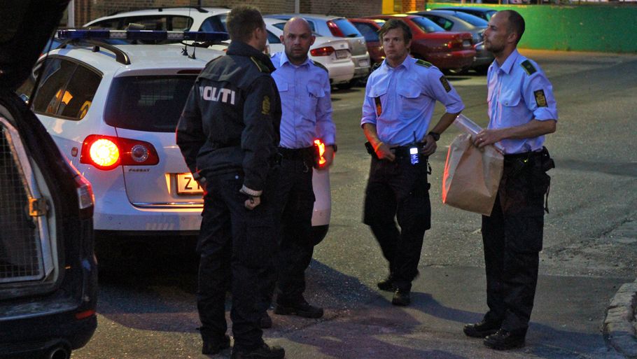 Politiet mødt talstærkt op efter knivoverfaldet i Aalborg. (Foto: Rasmus Skaftved / alarm112danmark.dk)