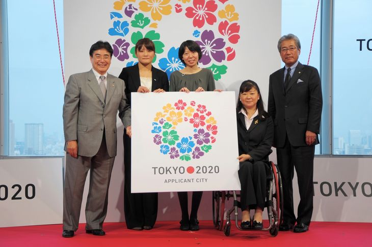 Takeda, yderst til højre, var præsident for Tokyos OL-komite. Han trak sig sidste år på grund af anklager om korruption. Foto: AP