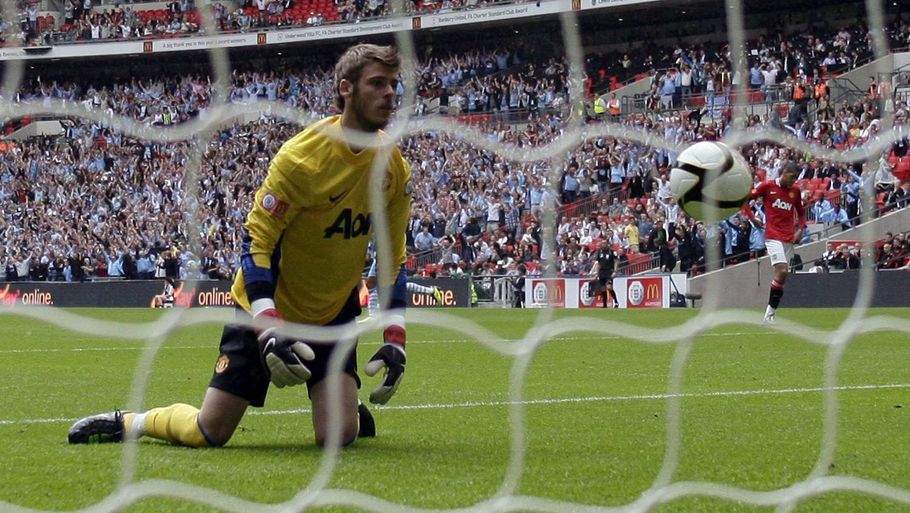 David de Gea blev passeret tre gange i dagens sensationelle kamp i Premier League. (Foto: AP/Jon Super)