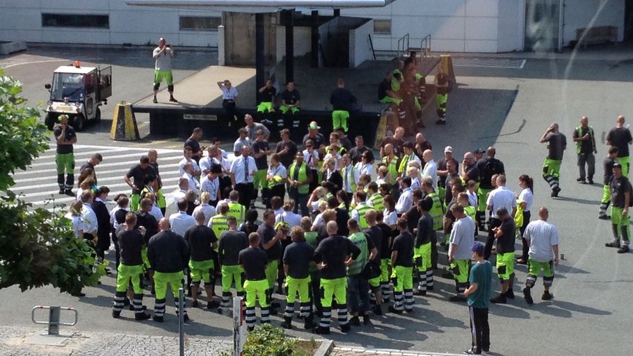 Det er nogle af disse ansatte fra Novia, der er skyld i, at din bagage er strandet i Københavns Lufthavn. (Foto: Læserfoto)