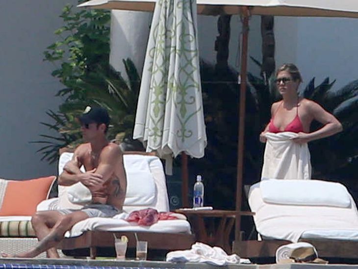 Justin Theroux og Jennifer Aniston var som nyforelskede på turen til Mexico.(Foto: All Over Press)