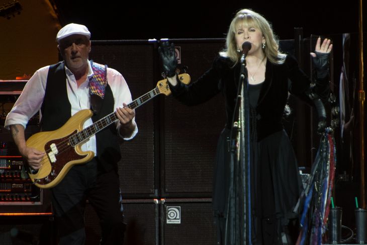 Stevie Nicks og Fleetwood Mac turnerer for tiden i USA med deres 'On with the Show'-show. (PA Photos)