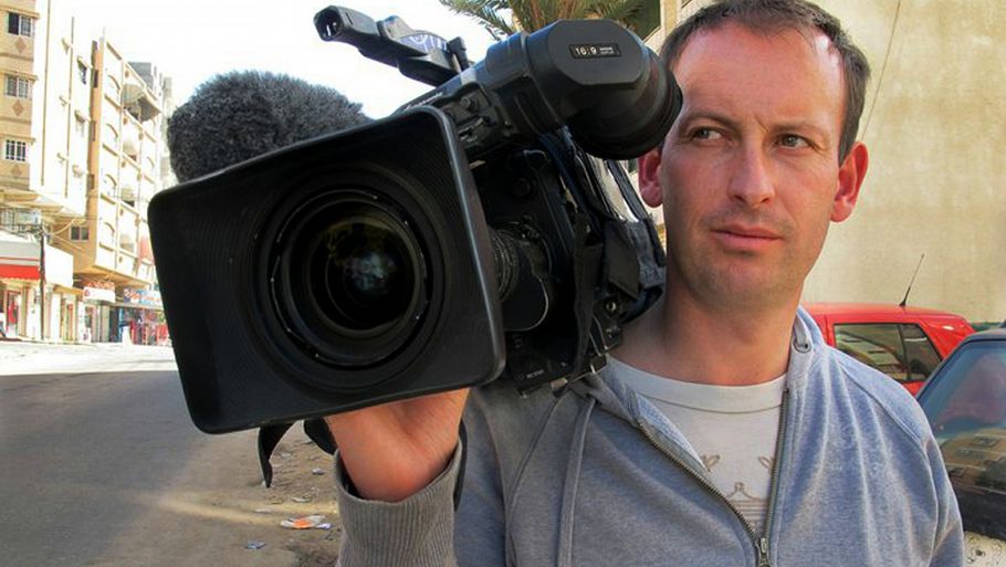 indst 108 journalister og mediefolk er blevet dræbt i 2013. Den franske tv-journalist Gilles Jacquier (billedet) er en af dem, der blev slået ihjel, mens han forsøgte at lave journalistik fra et af verdens brændpunkter (Foto: AP)