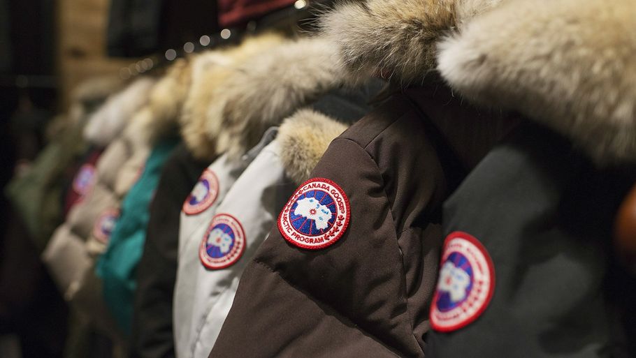 Politiet fandt 150 af de dyre jakker under en ransagning på Amager. (AP Photo/The Canadian Press, Aaron Vincent Elkaim)