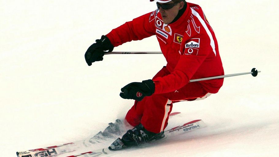 Michael Schumacher på ski i 2006 (Foto: AP)