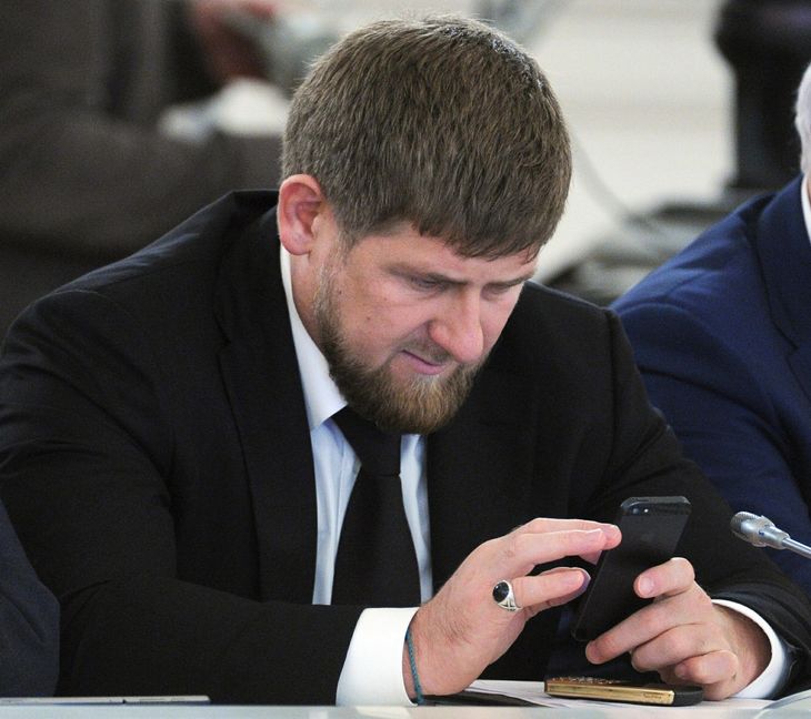 Ramzan Kadyrovs far slog pjalterne sammen med russerne, og sønnen gør det samme, for det holder ham ved magten. Foto. AP