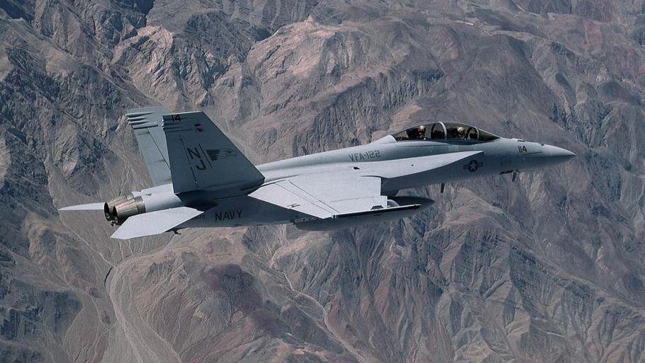 F/A-18 Super Hornet er en af kandidaterne til at blive Danmarks erstatning for de nuværende F-16-fly. (Foto: US Navy)