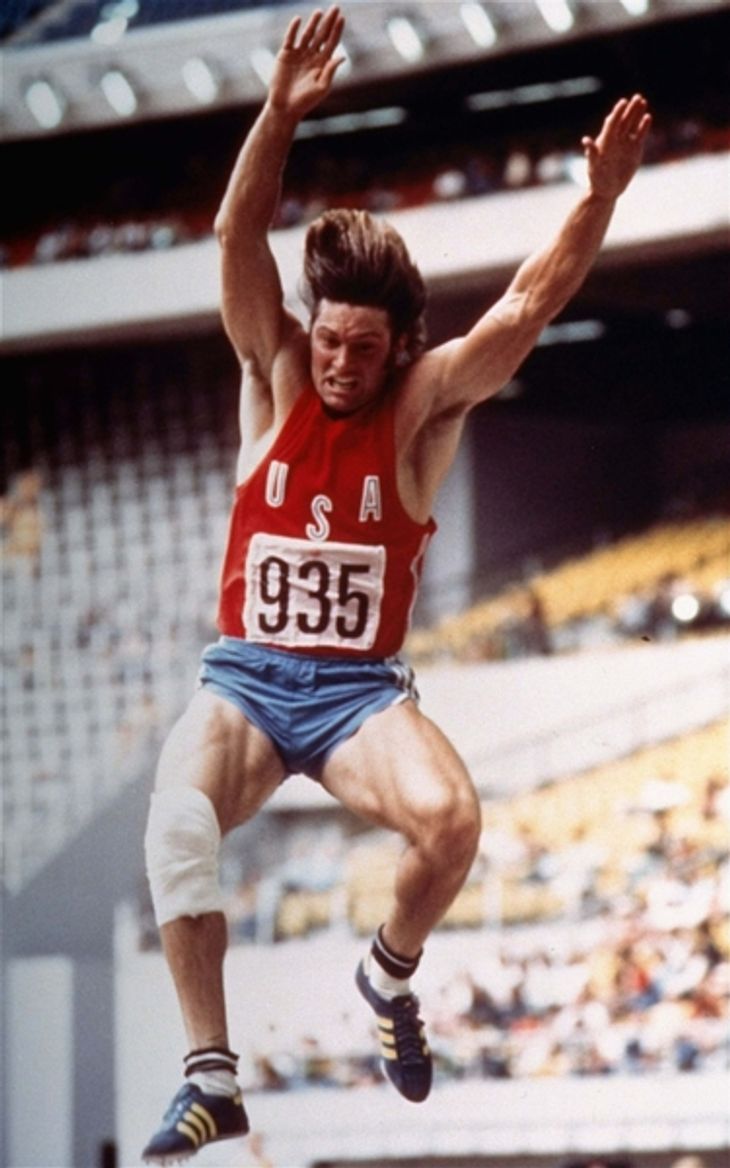 Machomand: Bruce Jenner vandt i 1976 guld ved OL i Montreal. (Foto: AP)