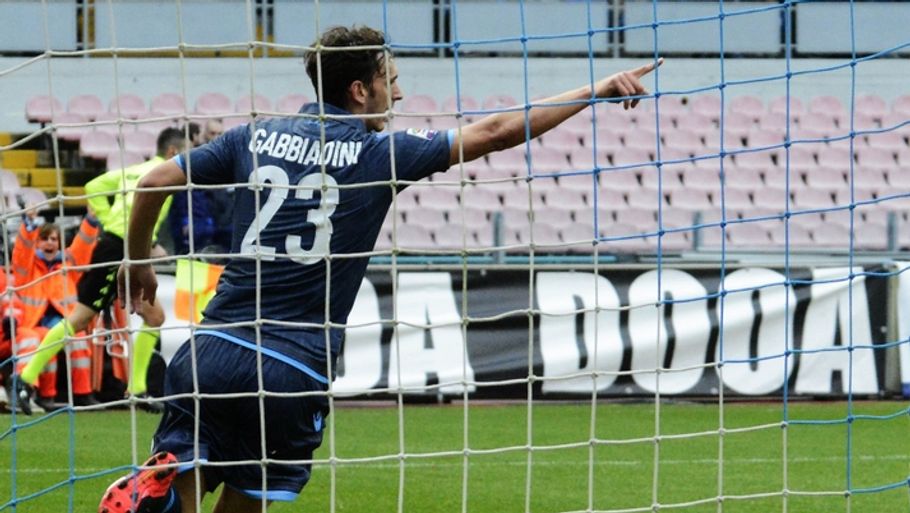 Napolis Manolo Gabbiadini fejrer sit mål til 2-0. (Foto: AP)