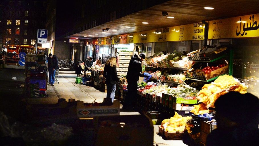 Nu er den gal igen i Istanbul Bazaar, hvor rotter har gjort indhug i lager. (Foto. Jan Unger)