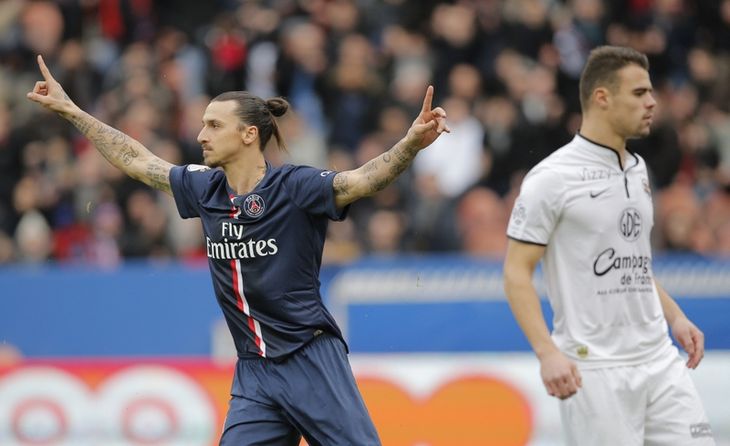 Zlatan Ibrahimovic og PSG kommer på en svær opgave tirsdag aften mod Chelsea. (Foto: AP)