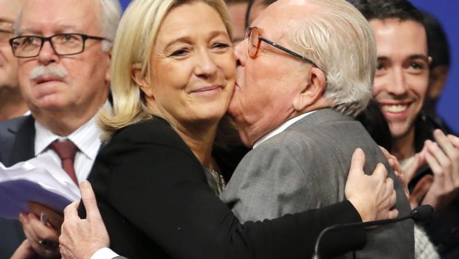 Marine Le Pen og hendes far Jean-Marie Le Pen. Foto: AP