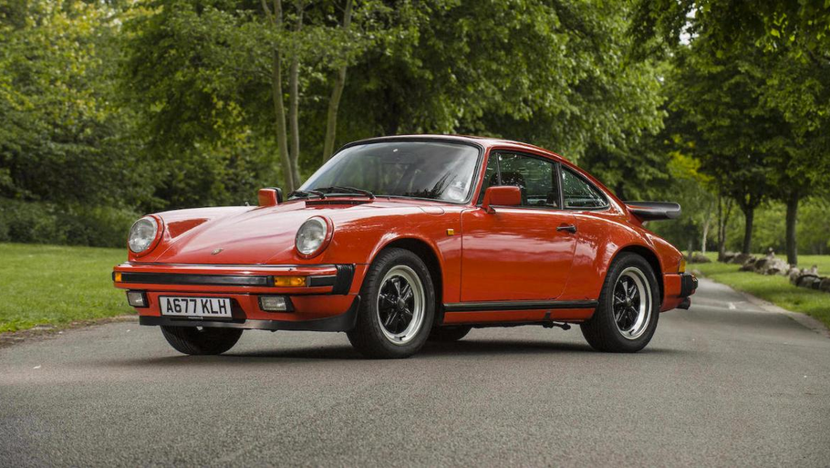 Nu kan du blive ejeren af Top Gear værten James May's fine Porsche 911 3.2 Carrera. (Foto: Bonhams)