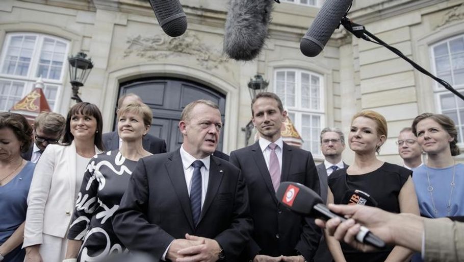 Løkke og hans ministre er blandt de politikere, der kan nyde godt af deres nuværende økonomiske privilegier frem til næste valg (foto: Mads Nissen)