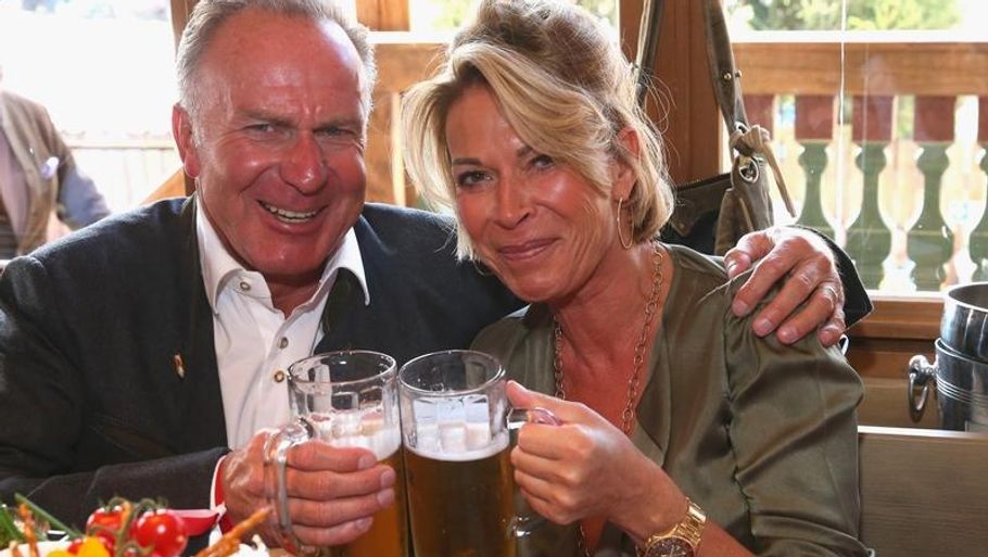Karl-Heinz Rummeingge og konen Martina (Foto: AP)