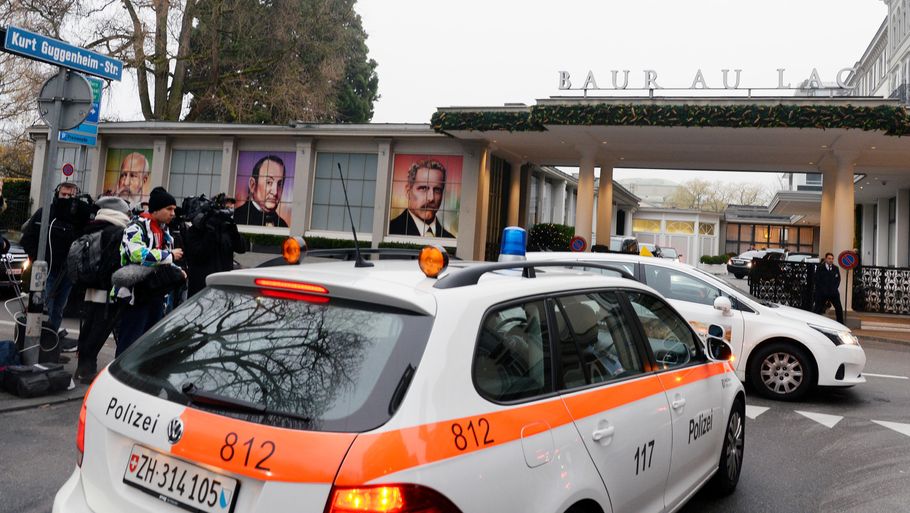 Rejsemediet Lonely Planet skriver i en rejseguide, at politiet i Schweiz i højere grad stopper folk med et ikke-europæisk udseende. Foto: Walter Bieri/AP
