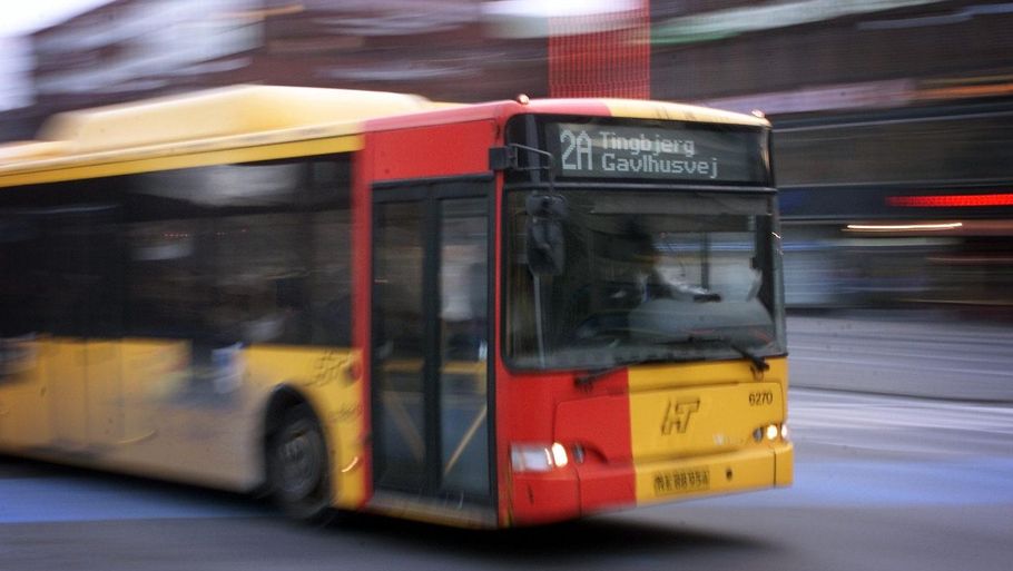 En passager ville høre, om hun kunne rejse på sin Orange-billet i bussen. Som svar fik hun et nej – og en bøde af kontrolløren. (Foto: Jens Dresling
POLFOTO/Arkiv)