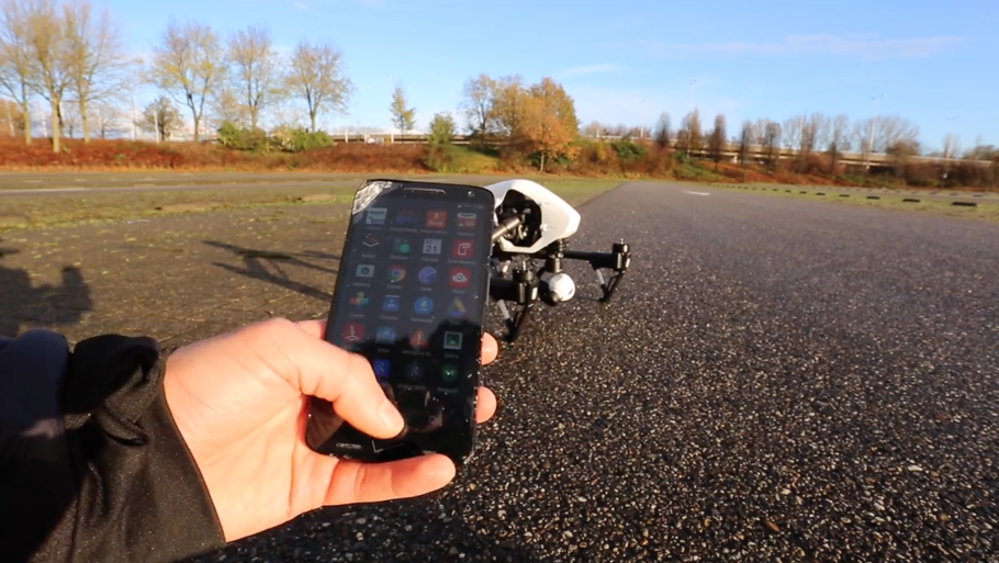 Ultimativ skærmtest: Dropper mobil fra drone - 300 meter oppe – Ekstra ...