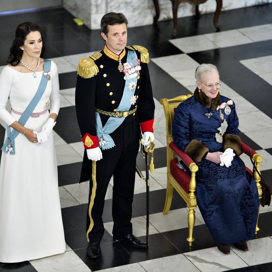 Læsere og eksperter Gå af, Margrethe