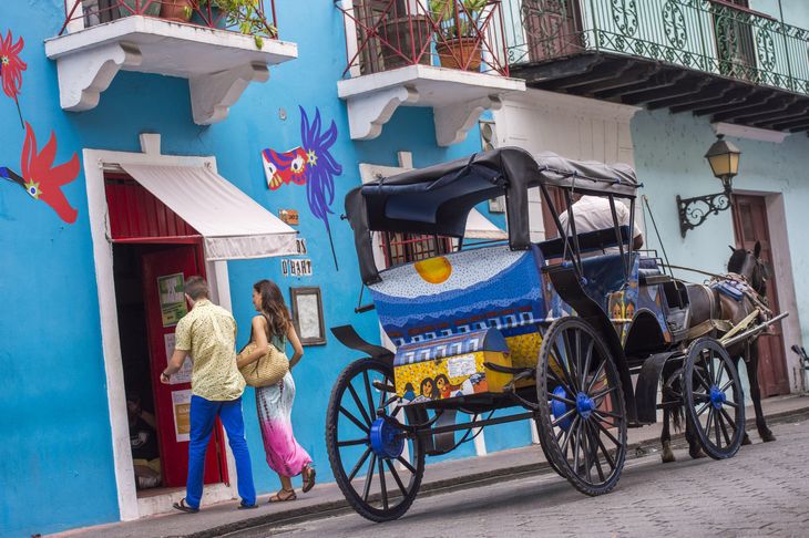 Hovedstaden i Den Dominikanske Republik, Santa Domingo, er fyldt med farverig huse og gode motiver til feriens fotoalbum. (Foto: Dominican Republic Tourist Office)