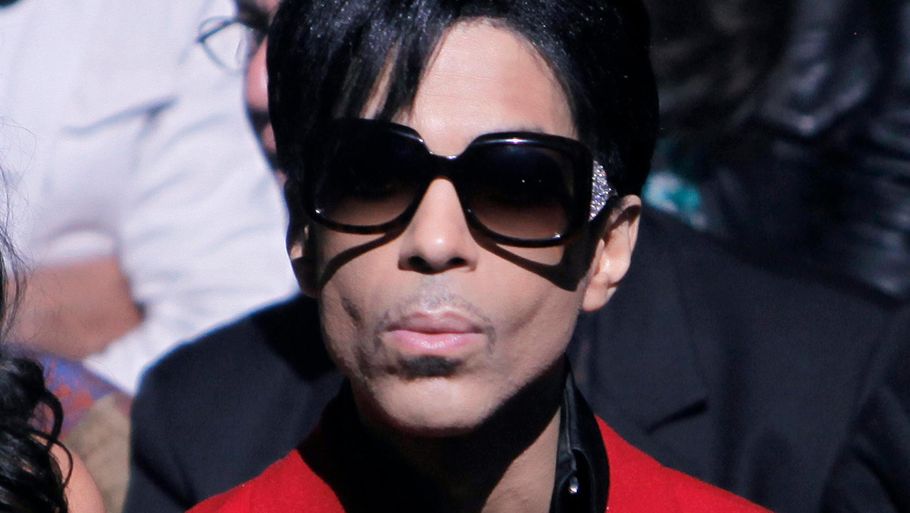 Prince blev fundet død i en elevator i sin ejendom 21. april. (Foto: AP)