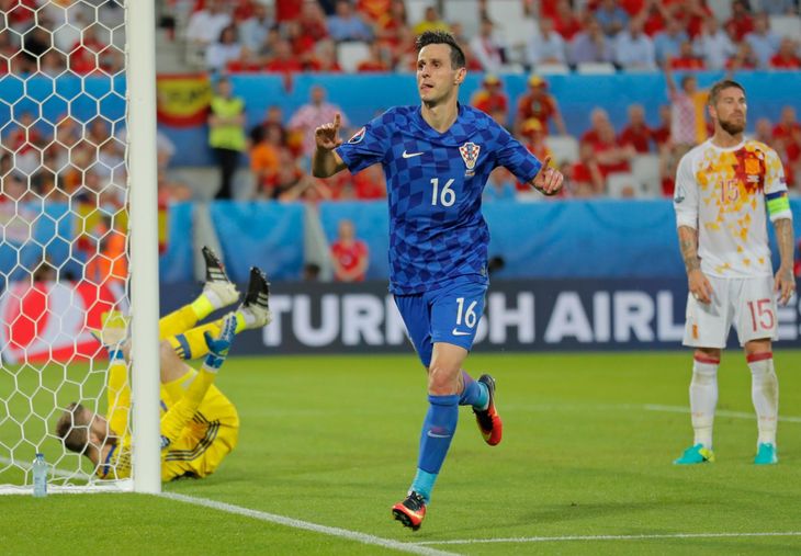 Nikola Kalinic, som her ses ved EM 2016, kommer formentlig ikke i spil ved VM. Han er nemlig sendt hjem, ifølge flere kroatiske medier. Foto: Manu Fernandez/AP