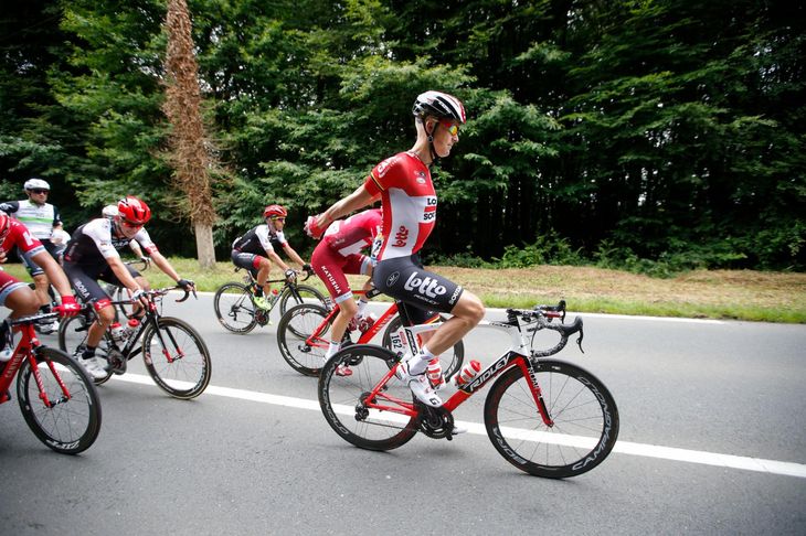 Lars Baks rolle i Giro d'Italia bliver som hjælperytter for André Greipel på de flade etaper. Foto: AP/Christophe Ena