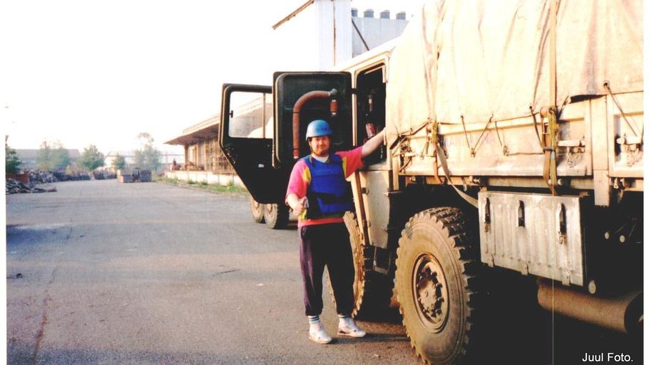 Tonny Juul, der flere gange var på Balkan som chauffør for Dansk Flygtningehjælp i 1990'erne, mener ikke, at de civile udsendte har fået samme tilbud om behandling som de udsendte soldater. Privatfoto