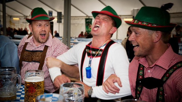 Overfrakke sjæl Lækker Absurd tørst: Så mange liter øl bliver drukket til Oktoberfest – Ekstra  Bladet
