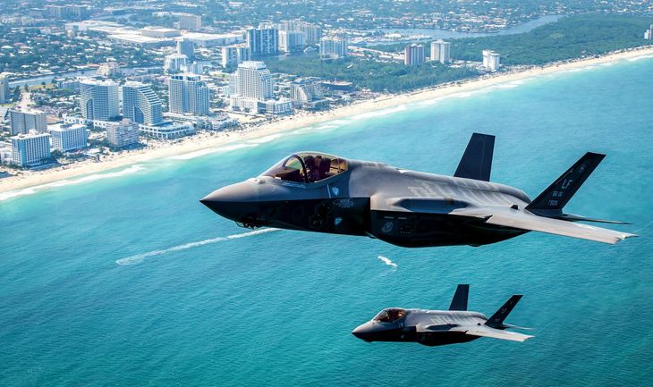 To F-35'ere ud for Floridas kyst. Foto: Zuma