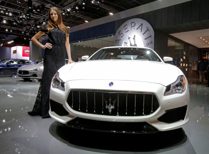 Maserati Quattroporte GTS fremvises på udstillingen. Foto: AP/Michel Euler