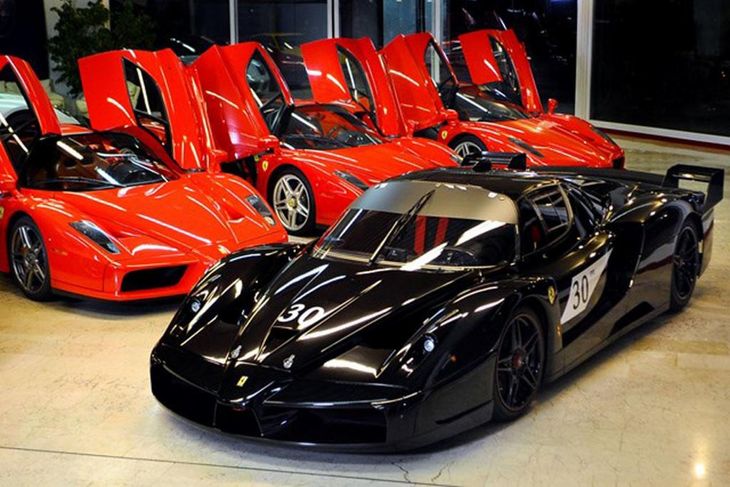 Michael Schumacher har ejet adskillige Ferrarier. Her ses hans Ferrari FXX, som han satte til salg inden uheldet i 2013. Foto: PR