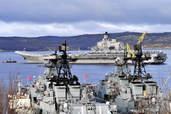 Det russiske hangarskib, Admiral Kuznetsov, vil blive brugt til luftangreb mod Aleppo, hvilket ifølge Nato kan koste civile menneskers liv. Foto: AP