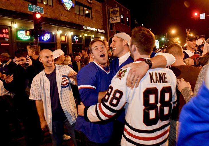 Fansene var selvfølgelig også ekstatiske (Foto: AP)