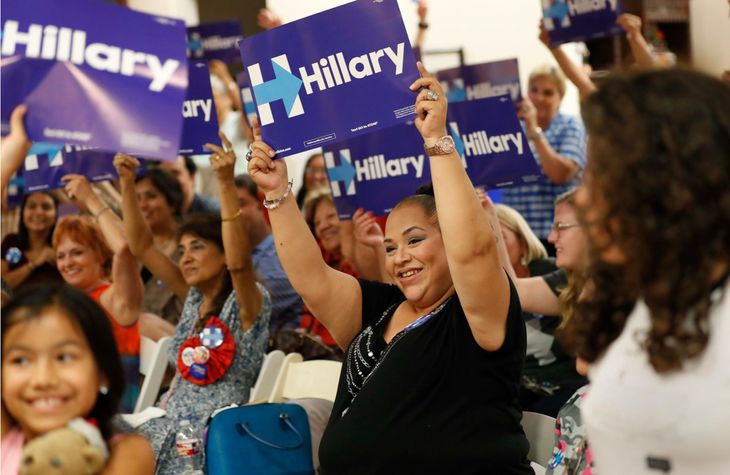 Et flertal af de amerikanske latinoer stemte på demokraternes præsidentkandidat Hillary Clinton. (Foto: AP)