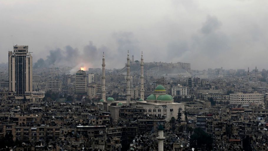 Bombardementer i Aleppo i Syrien, december 2016. Foto: Hassan Ammar/AP