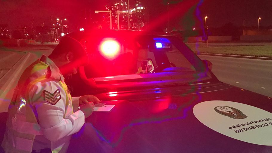 Peter Haugaard blev stoppet af politiet i Abu Dhabi. Han regnede med, at de ville give ham en bøde, men det skete ikke ligefrem. Foto: Privatfoto