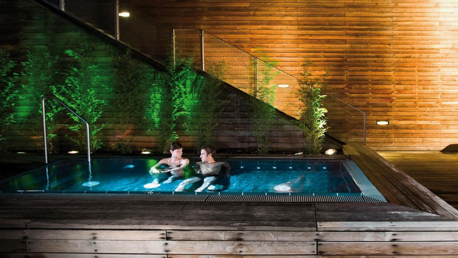 Liquidrom ligger i Berlins centrum og er en eksklusiv spaoplevelse med både pool, sauna og kyndige massører. Foto: Liquidrom