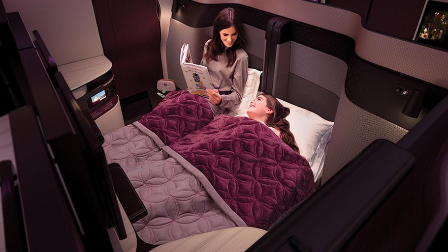 Få din helt egen dobbeltseng med aflukkede sider. Det er fremtiden i fly fra Qatar Airways. Foto: PR