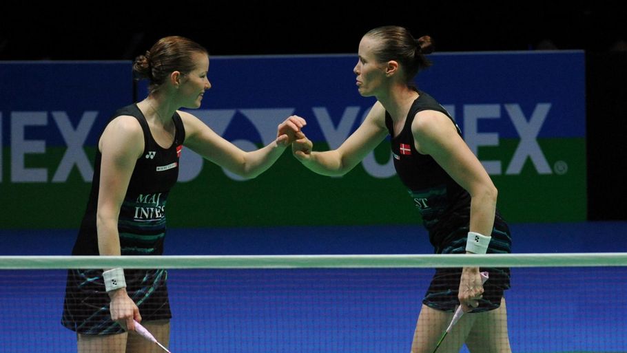 Den danske badmintondouble Christinna Pedersen og Kamilla Rytter Juhl kan vinde EM-guld på hjemmebane søndag. Foto: AP/Rui Vieira.