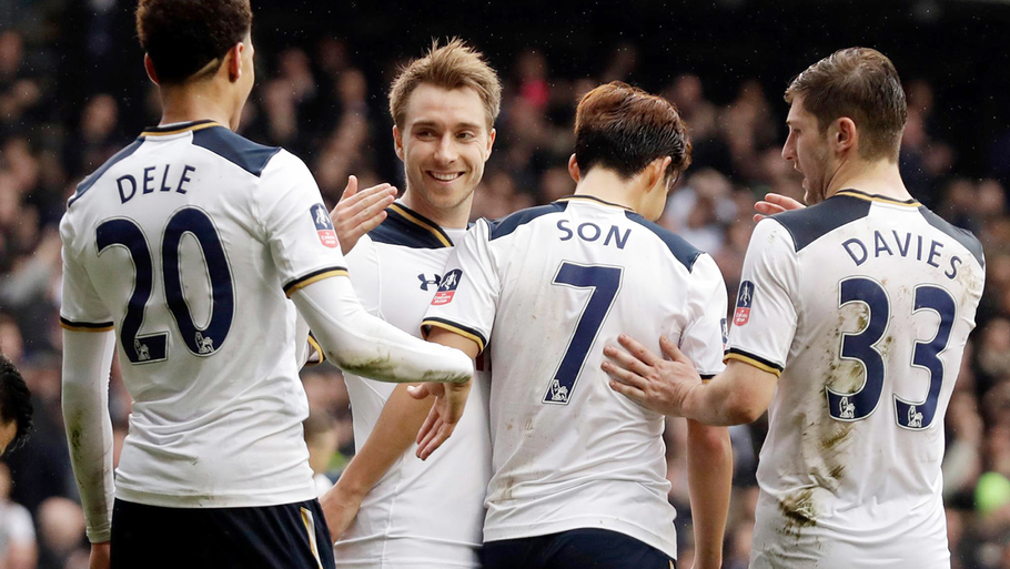 Dele Alli er én blandt fire Tottenham-spillere, der har spillet sig på årets hold i Premier League. Foto: AP